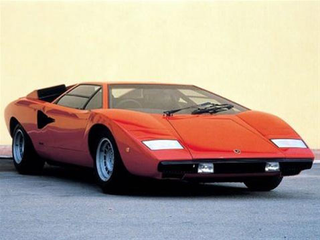 Illustration for article titled The Baddest Bull: Lamborghini Miura Vs Countach Vs Murcielago LP640